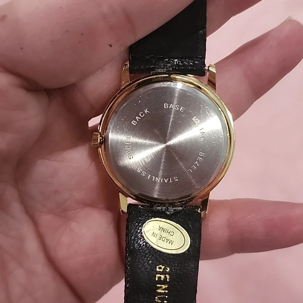 Woman Watch - Picture 4 of 4